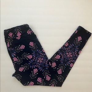 LuLaRoe Tall & Curvy Leggings